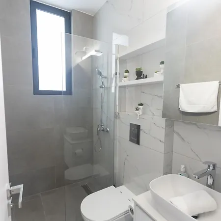 Aqua Pearl Aq18 * Protaras