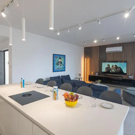 Aqua Pearl Aq18 Villa